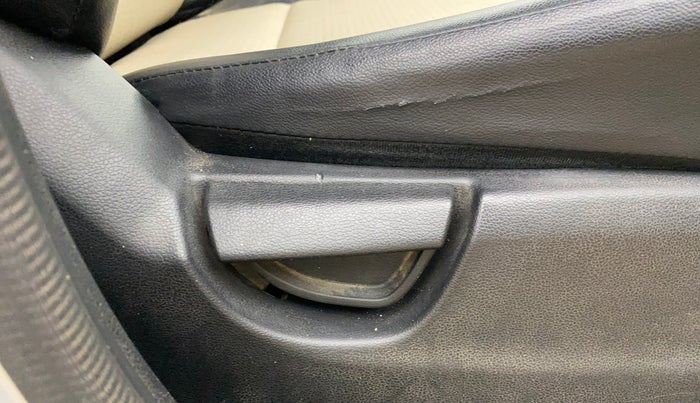 2021 Hyundai NEW SANTRO SPORTZ EXECUTIVE MT CNG, CNG, Manual, 79,736 km, Driver Side Adjustment Panel