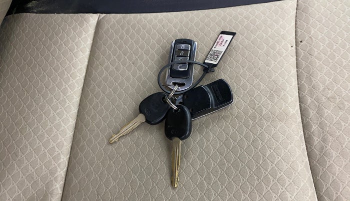 2021 Hyundai NEW SANTRO SPORTZ EXECUTIVE MT CNG, CNG, Manual, 79,736 km, Key Close Up