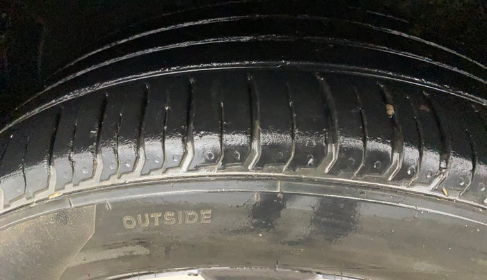 2023 Hyundai VENUE SX (O) 1.0 TURBO DCT, Petrol, Automatic, 27,749 km, Left Front Tyre Tread