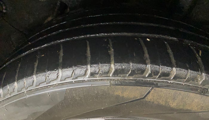 2023 Hyundai VENUE SX (O) 1.0 TURBO DCT, Petrol, Automatic, 27,749 km, Left Rear Tyre Tread