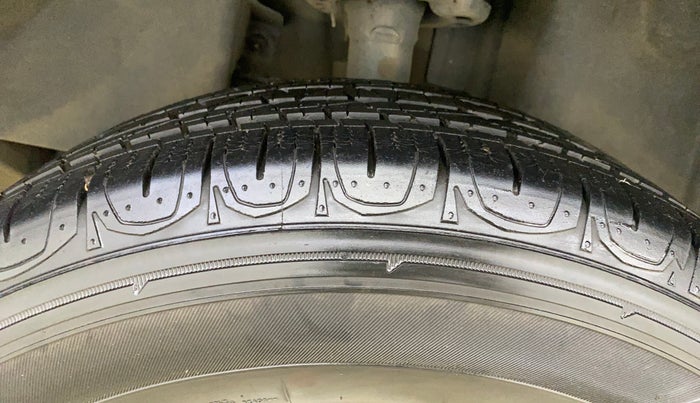 2020 Jeep Compass SPORT PLUS 1.4 PETROL, Petrol, Manual, 28,662 km, Right Rear Tyre Tread