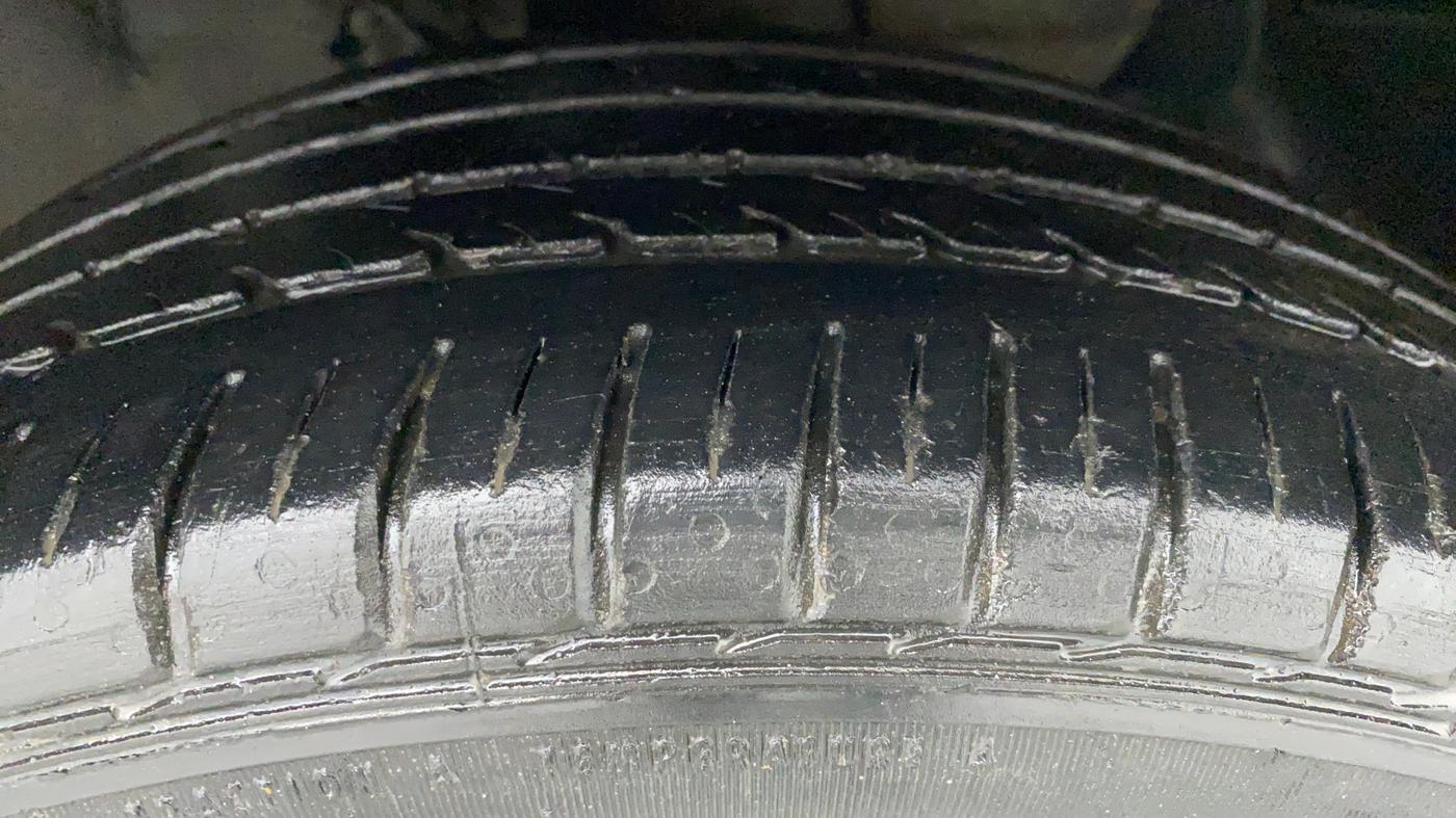 2018 Hyundai Elite i20 ASTA 1.2 (O), Petrol, Manual, 19,598 km, Right Front Tyre Tread