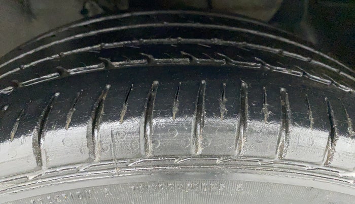 2018 Hyundai Elite i20 ASTA 1.2 (O), Petrol, Manual, 19,598 km, Right Front Tyre Tread