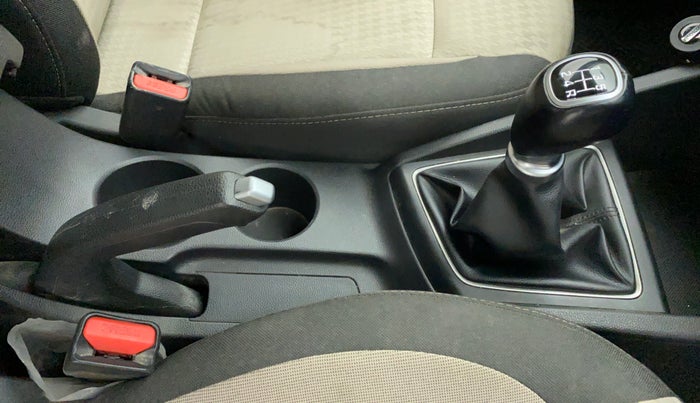 2018 Hyundai Elite i20 ASTA 1.2 (O), Petrol, Manual, 19,598 km, Gear Lever