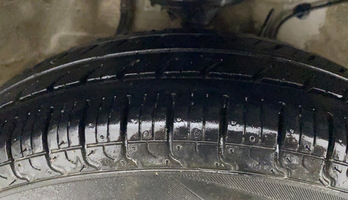 2019 Maruti Alto LXI, Petrol, Manual, 65,860 km, Right Front Tyre Tread