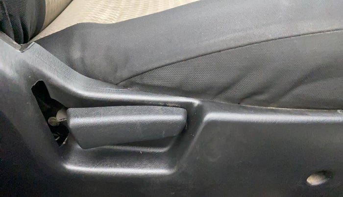 2019 Maruti Alto LXI, Petrol, Manual, 65,860 km, Driver Side Adjustment Panel