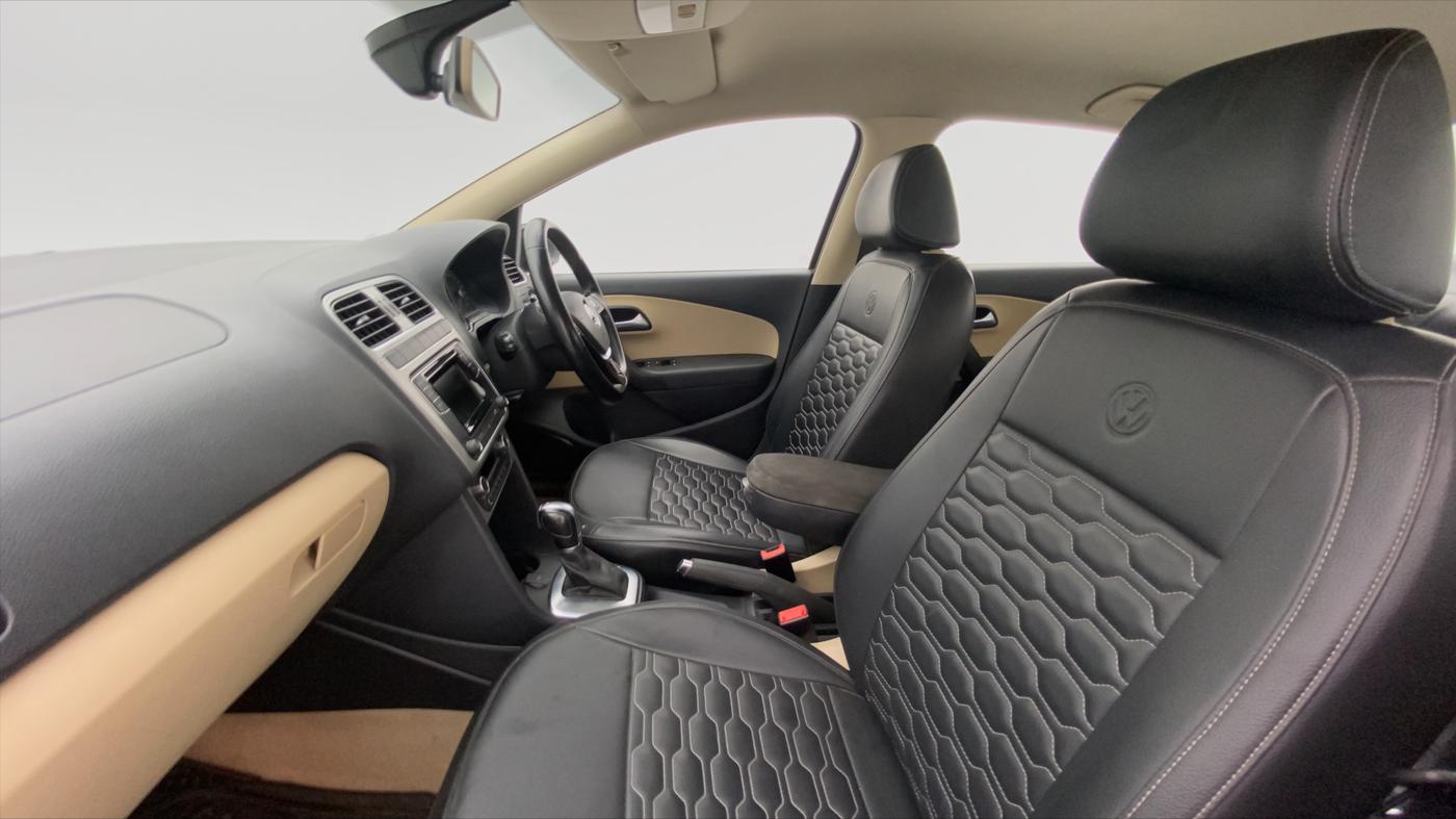 2017 Volkswagen Ameo HIGHLINE 1.5L AT (D), Diesel, Automatic, 45,867 km, Right Side Front Door Cabin