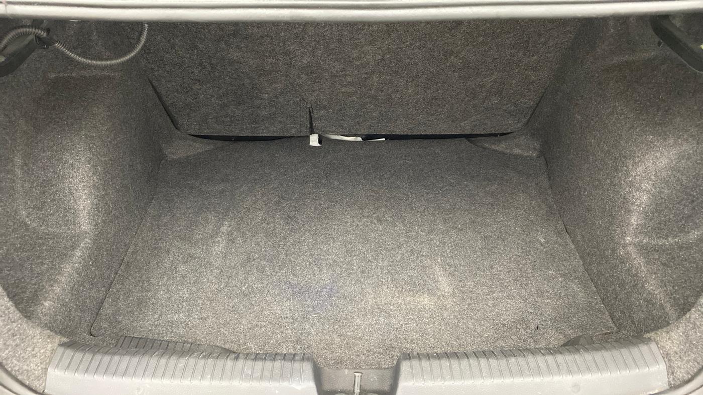 2017 Volkswagen Ameo HIGHLINE 1.5L AT (D), Diesel, Automatic, 45,867 km, Boot Inside