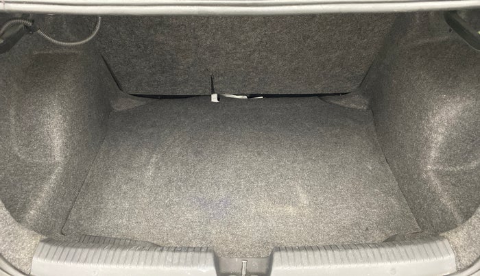 2017 Volkswagen Ameo HIGHLINE 1.5L AT (D), Diesel, Automatic, 45,867 km, Boot Inside
