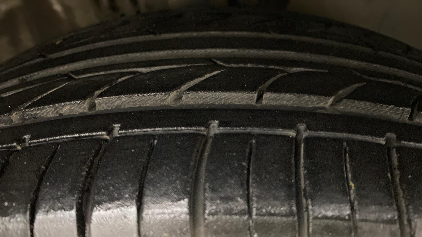 2017 Volkswagen Ameo HIGHLINE 1.5L AT (D), Diesel, Automatic, 45,867 km, Right Front Tyre Tread