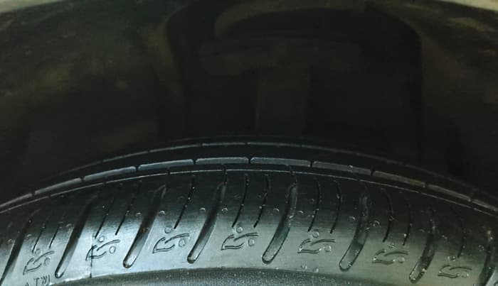 2020 Tata NEXON XZ PLUS PETROL SUNROOF, Petrol, Manual, 71,733 km, Left Front Tyre Tread