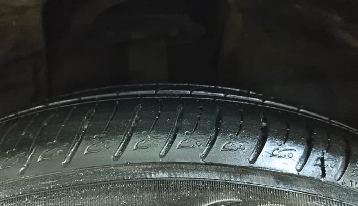 2020 Tata NEXON XZ PLUS PETROL SUNROOF, Petrol, Manual, 71,733 km, Right Front Tyre Tread