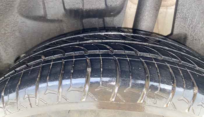 2018 Maruti Swift ZXI AMT, Petrol, Automatic, 33,539 km, Left Rear Tyre Tread
