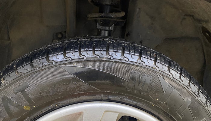 2016 Renault Kwid RXE, Petrol, Manual, 98,068 km, Left Front Tyre Tread