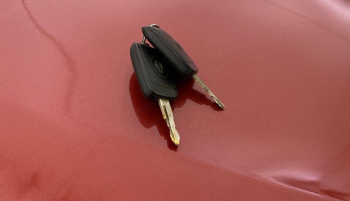 2016 Renault Kwid RXE, Petrol, Manual, 98,068 km, Key Close Up