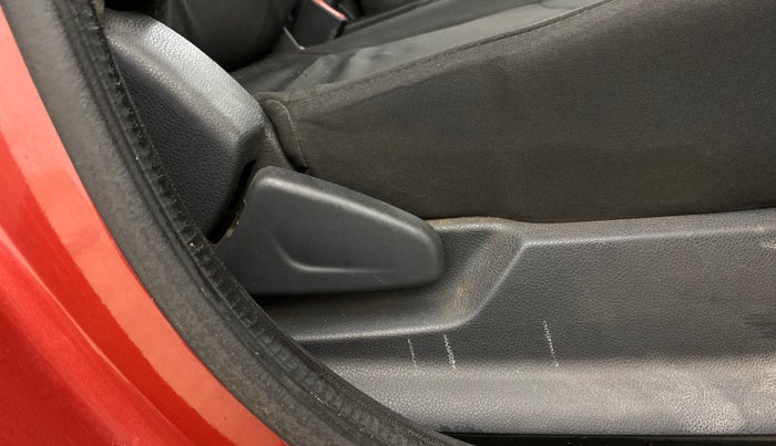 2016 Renault Kwid RXE, Petrol, Manual, 98,068 km, Driver Side Adjustment Panel