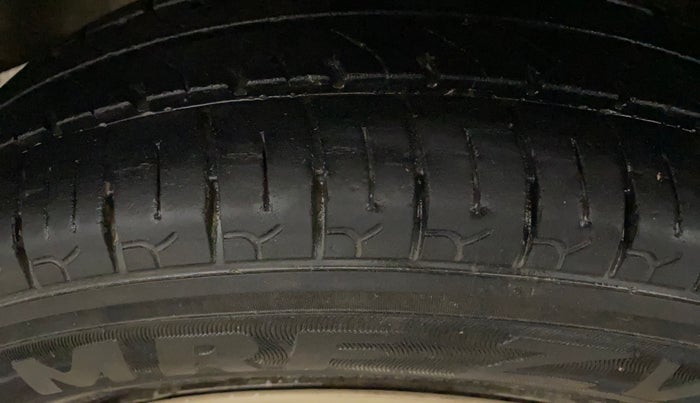 2015 Maruti Wagon R 1.0 LXI, Petrol, Manual, 47,105 km, Left Front Tyre Tread