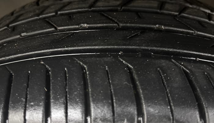 2023 Hyundai VENUE SX 1.2 PETROL, Petrol, Manual, 76,179 km, Left Front Tyre Tread