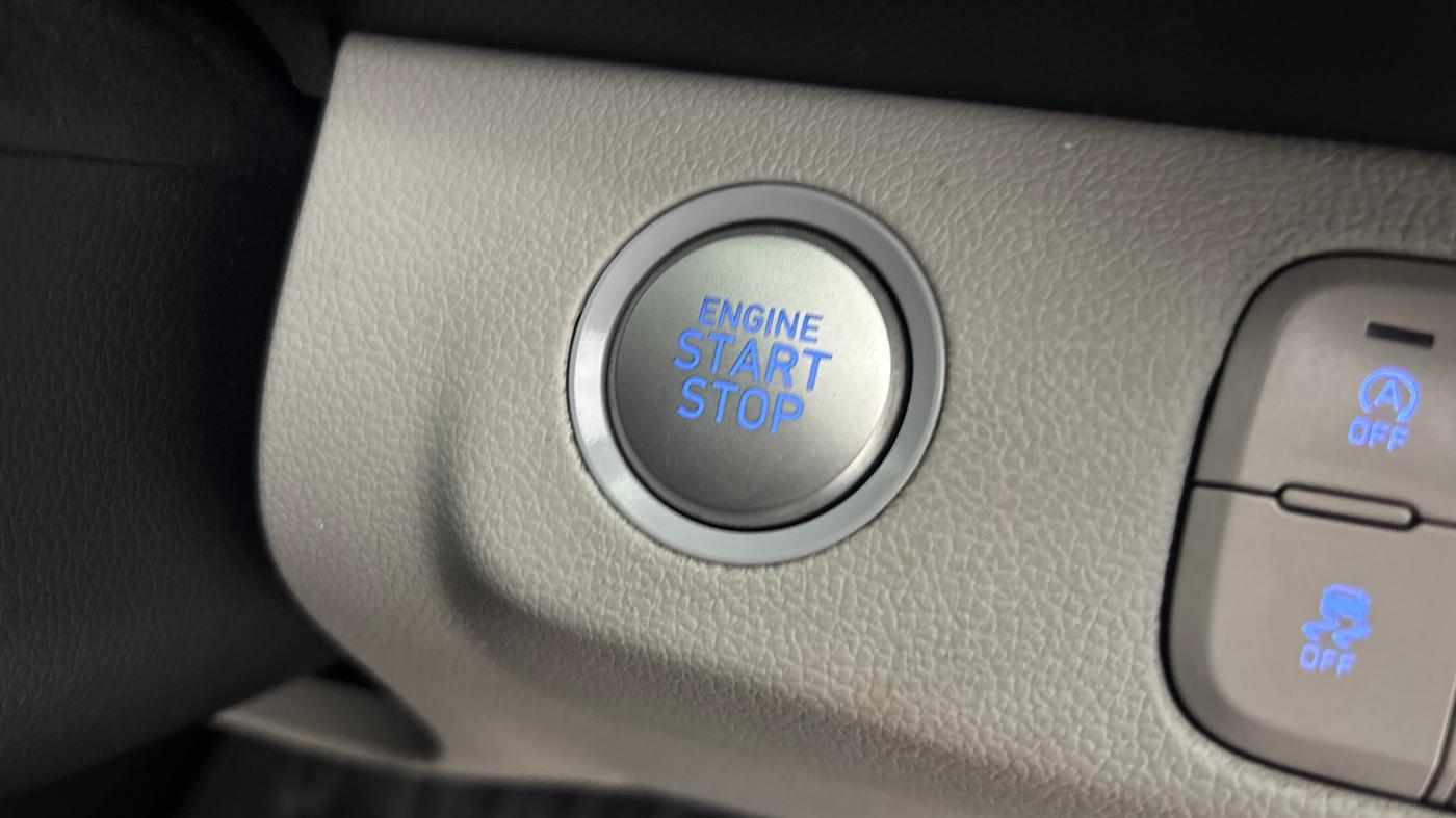 2023 Hyundai VENUE SX 1.2 PETROL, Petrol, Manual, 76,179 km, Keyless Start/ Stop Button