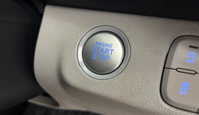 2023 Hyundai VENUE SX 1.2 PETROL, Petrol, Manual, 76,179 km, Keyless Start/ Stop Button