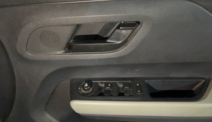 2023 Tata PUNCH ADVENTURE MT, Petrol, Manual, 31,710 km, Driver Side Door Panels Control