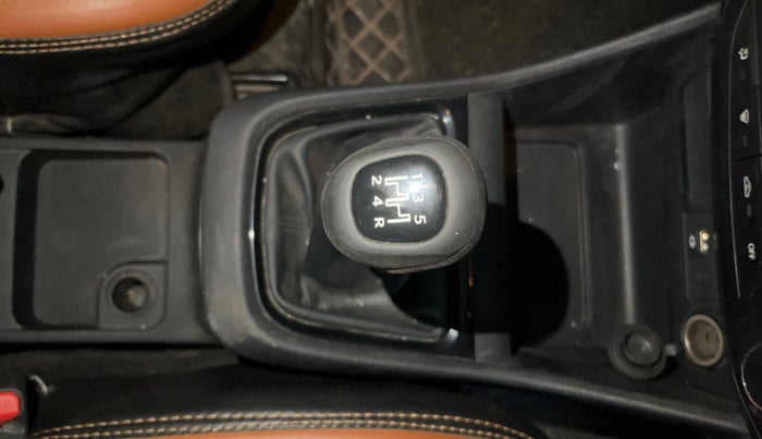 2023 Tata PUNCH ADVENTURE MT, Petrol, Manual, 31,710 km, Gear Lever