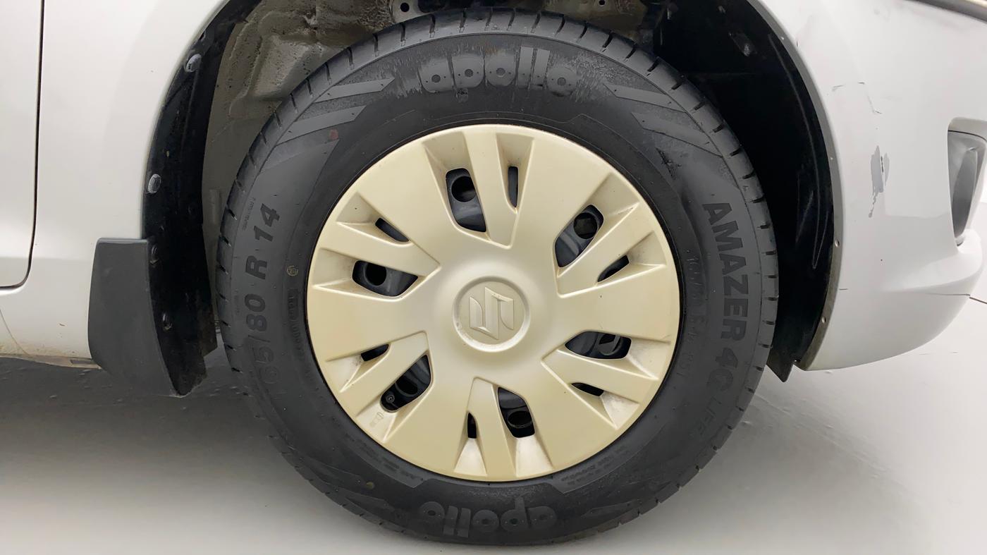 2013 Maruti Swift VXI, Petrol, Manual, 35,748 km, Right Front Wheel