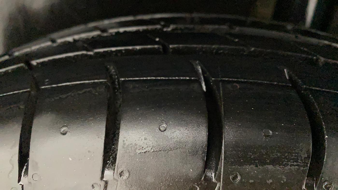 2013 Maruti Swift VXI, Petrol, Manual, 35,748 km, Left Rear Tyre Tread