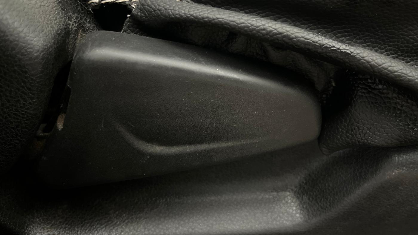 2019 Renault Kwid RXT 1.0 (O), Petrol, Manual, 56,568 km, Driver Side Adjustment Panel