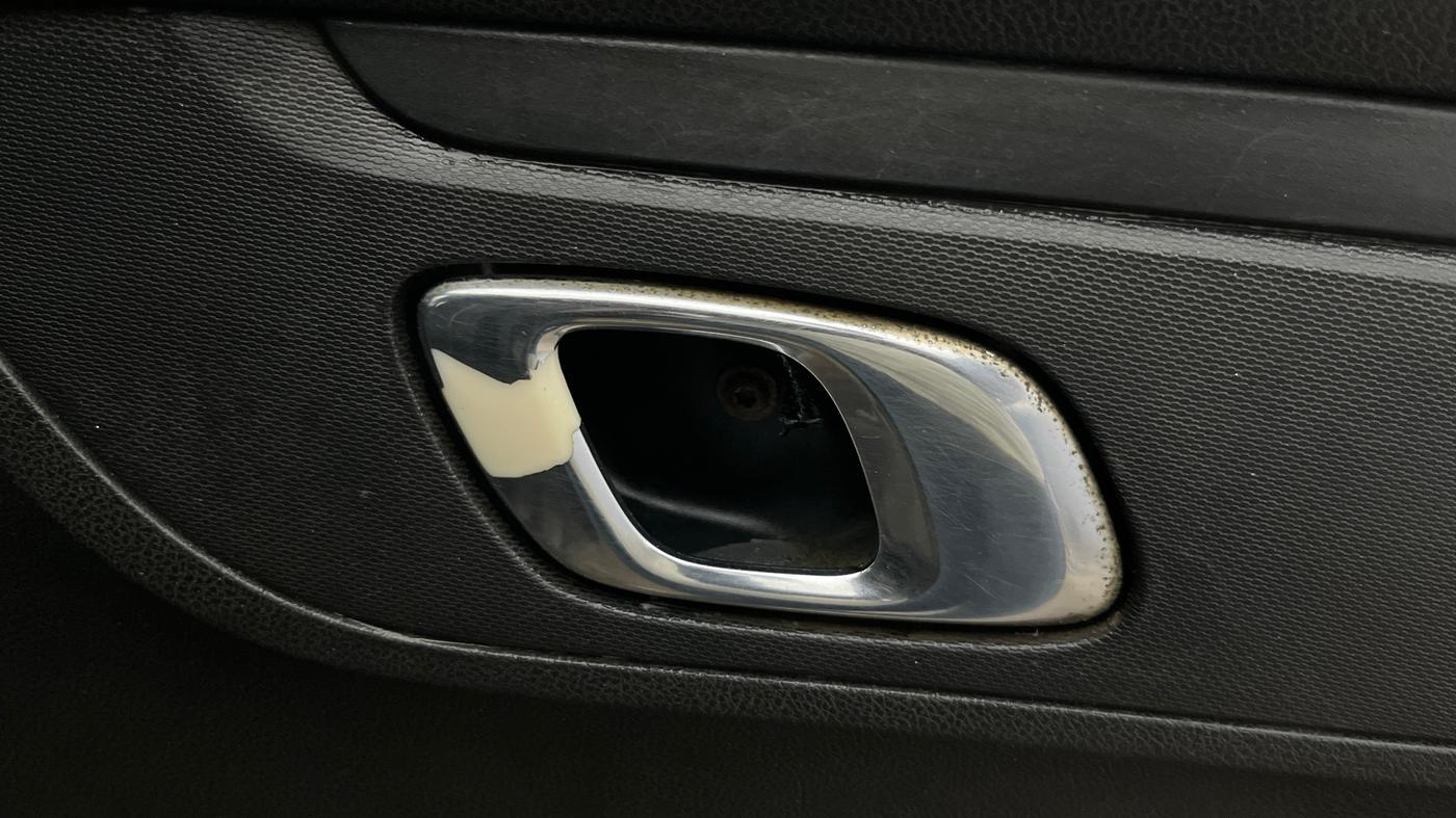 2019 Renault Kwid RXT 1.0 (O), Petrol, Manual, 56,568 km, Driver Side Door Panels Control