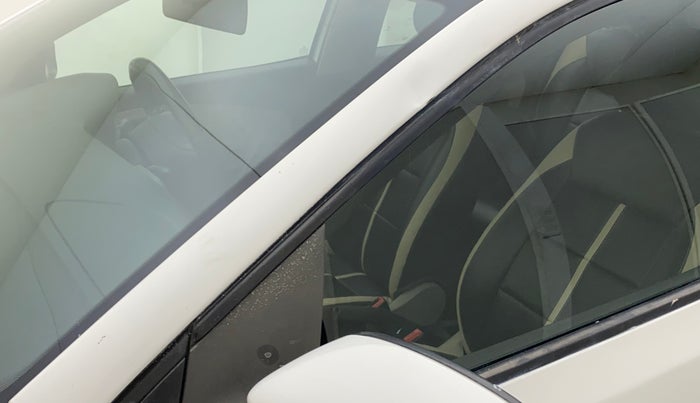 2013 Volkswagen Polo COMFORTLINE 1.2L PETROL, Petrol, Manual, 1,19,316 km, Left A pillar - Slightly dented