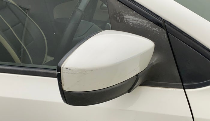 2013 Volkswagen Polo COMFORTLINE 1.2L PETROL, Petrol, Manual, 1,19,316 km, Right rear-view mirror - Minor scratches