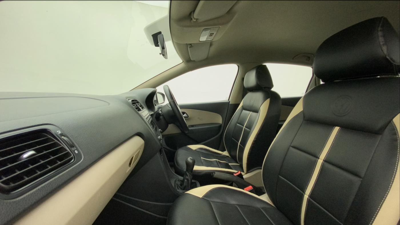 2013 Volkswagen Polo COMFORTLINE 1.2L PETROL, Petrol, Manual, 1,19,316 km, Right Side Front Door Cabin
