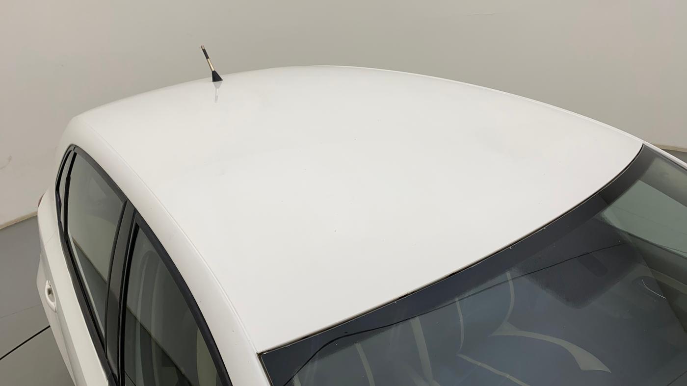 2013 Volkswagen Polo COMFORTLINE 1.2L PETROL, Petrol, Manual, 1,19,316 km, Roof