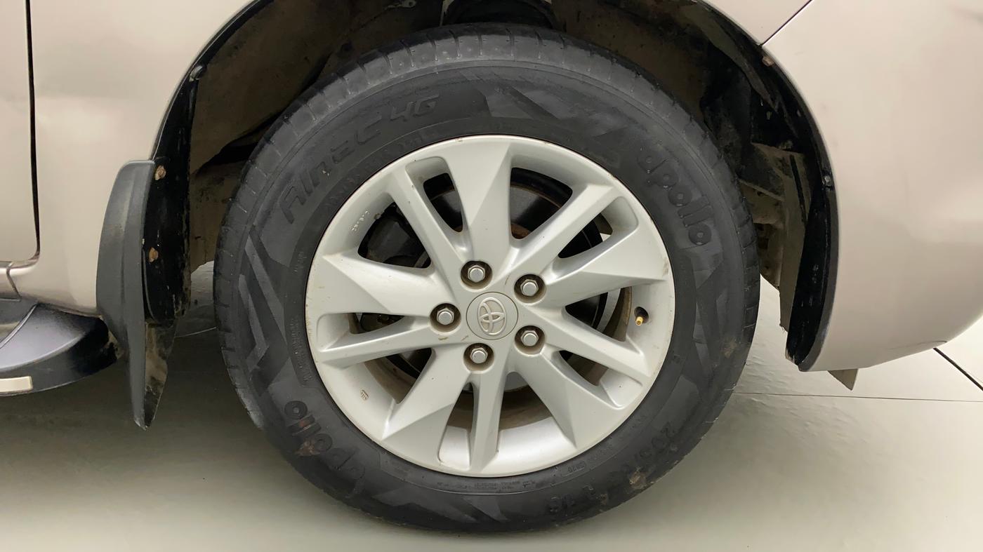 2020 Toyota Innova Crysta 2.4 GX AT 7 STR, Diesel, Automatic, 74,869 km, Right Front Wheel