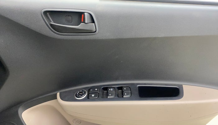 2018 Hyundai Grand i10 MAGNA 1.2 KAPPA VTVT, CNG, Manual, 43,746 km, Driver Side Door Panels Control