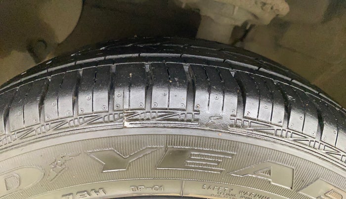 2018 Hyundai Grand i10 MAGNA 1.2 KAPPA VTVT, CNG, Manual, 43,746 km, Left Front Tyre Tread