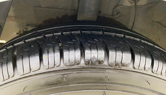 2018 Hyundai Grand i10 MAGNA 1.2 KAPPA VTVT, CNG, Manual, 43,746 km, Right Rear Tyre Tread