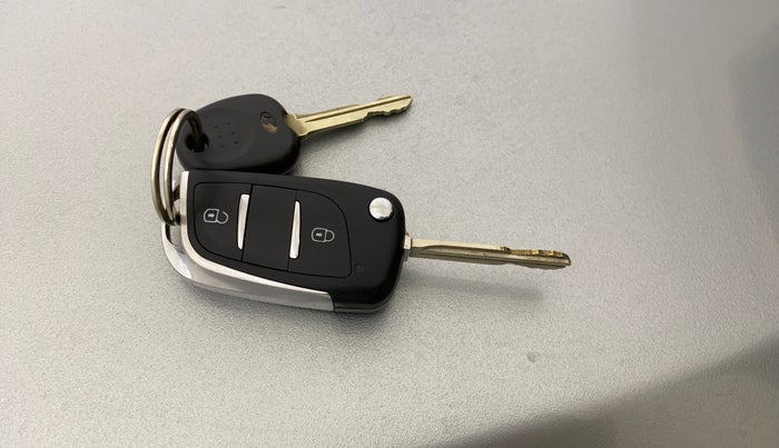 2018 Hyundai Grand i10 MAGNA 1.2 KAPPA VTVT, CNG, Manual, 43,746 km, Key Close Up