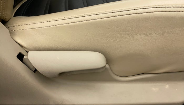 2018 Maruti Ciaz SIGMA 1.5 SHVS MT  PETROL, Petrol, Manual, 41,328 km, Driver Side Adjustment Panel