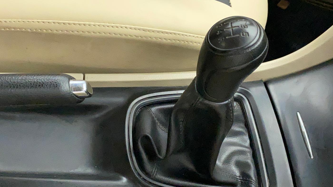 2018 Maruti Ciaz SIGMA 1.5 SHVS MT  PETROL, Petrol, Manual, 41,328 km, Gear Lever