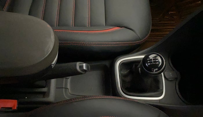 2019 Volkswagen Polo HIGHLINE PLUS 1.0L TSI, Petrol, Manual, 45,478 km, Gear Lever