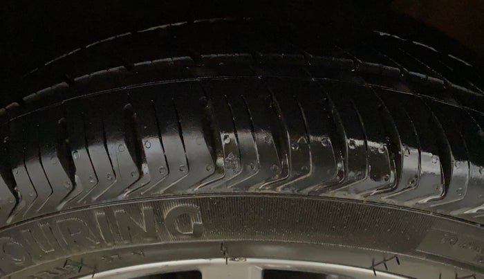 2019 Volkswagen Polo HIGHLINE PLUS 1.0L TSI, Petrol, Manual, 45,478 km, Left Front Tyre Tread