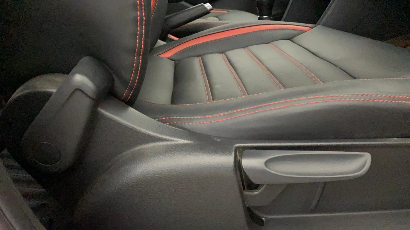 2019 Volkswagen Polo HIGHLINE PLUS 1.0 16 ALLOY, Petrol, Manual, 45,478 km, Driver Side Adjustment Panel