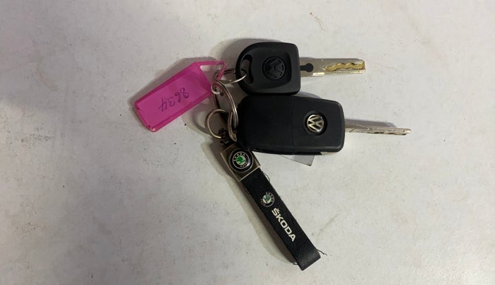 2019 Volkswagen Polo HIGHLINE PLUS 1.0L TSI, Petrol, Manual, 45,478 km, Key Close Up