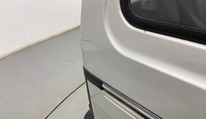 2012 Maruti OMNI E 8 STR, Petrol, Manual, 35,429 km, Right quarter panel - Minor scratches