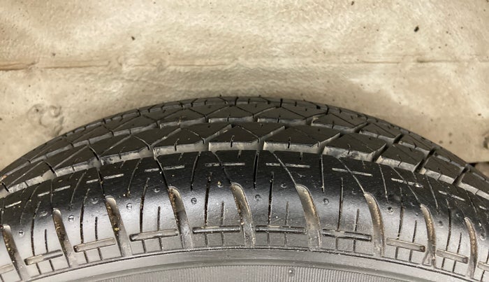 2012 Maruti OMNI E 8 STR, Petrol, Manual, 35,429 km, Left Rear Tyre Tread