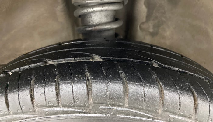 2012 Maruti OMNI E 8 STR, Petrol, Manual, 35,429 km, Right Front Tyre Tread