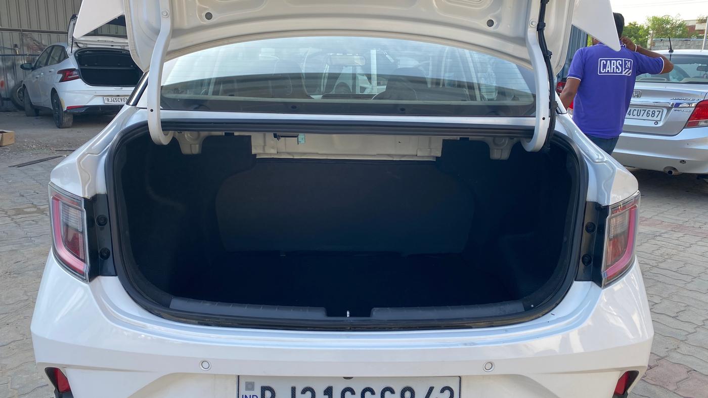 2024 Hyundai AURA SX 1.2, Petrol, Manual, 17,457 km, Boot Inside