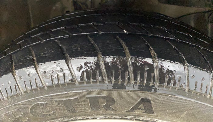 2016 Honda Brio VX MT, Petrol, Manual, 17,759 km, Right Front Tyre Tread